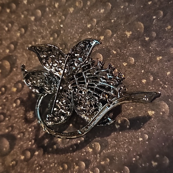 Colorful Rhinestone Flower Pin - Picture 4 of 4